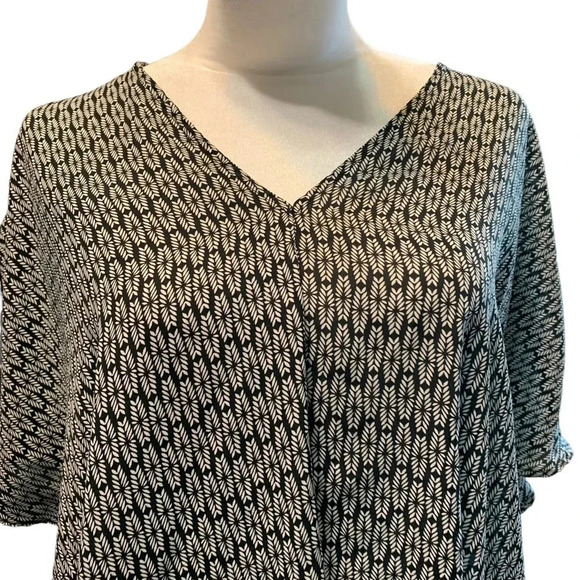 Worthington women's black and white blouse size 1X - Picture 2 of 5